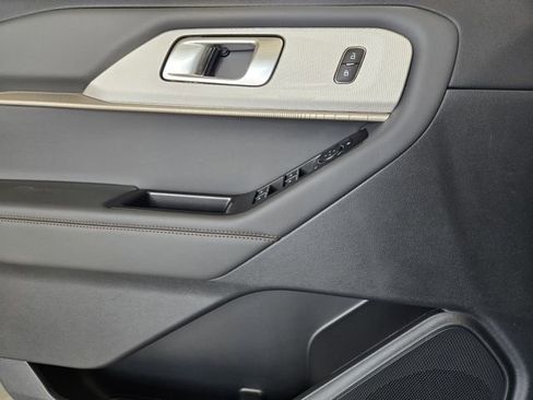 New 2026 Ford Explorer Active RWD image 17