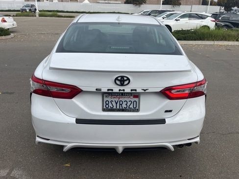 Used 2020 Toyota Camry SE image 6
