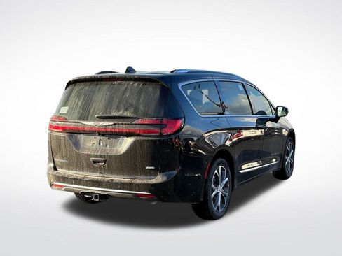 New 2026 Chrysler Pacifica Pinnacle w/ Trailer Tow Group image 4
