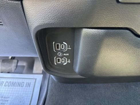 Used 2022 RAM 1500 Big Horn AWD/4WD image 25