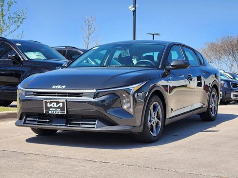 New 2026 Kia K4 FWD image 2