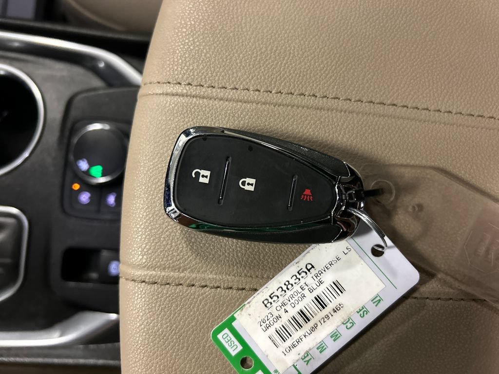 Used 2023 Chevrolet Traverse LS FWD image 21