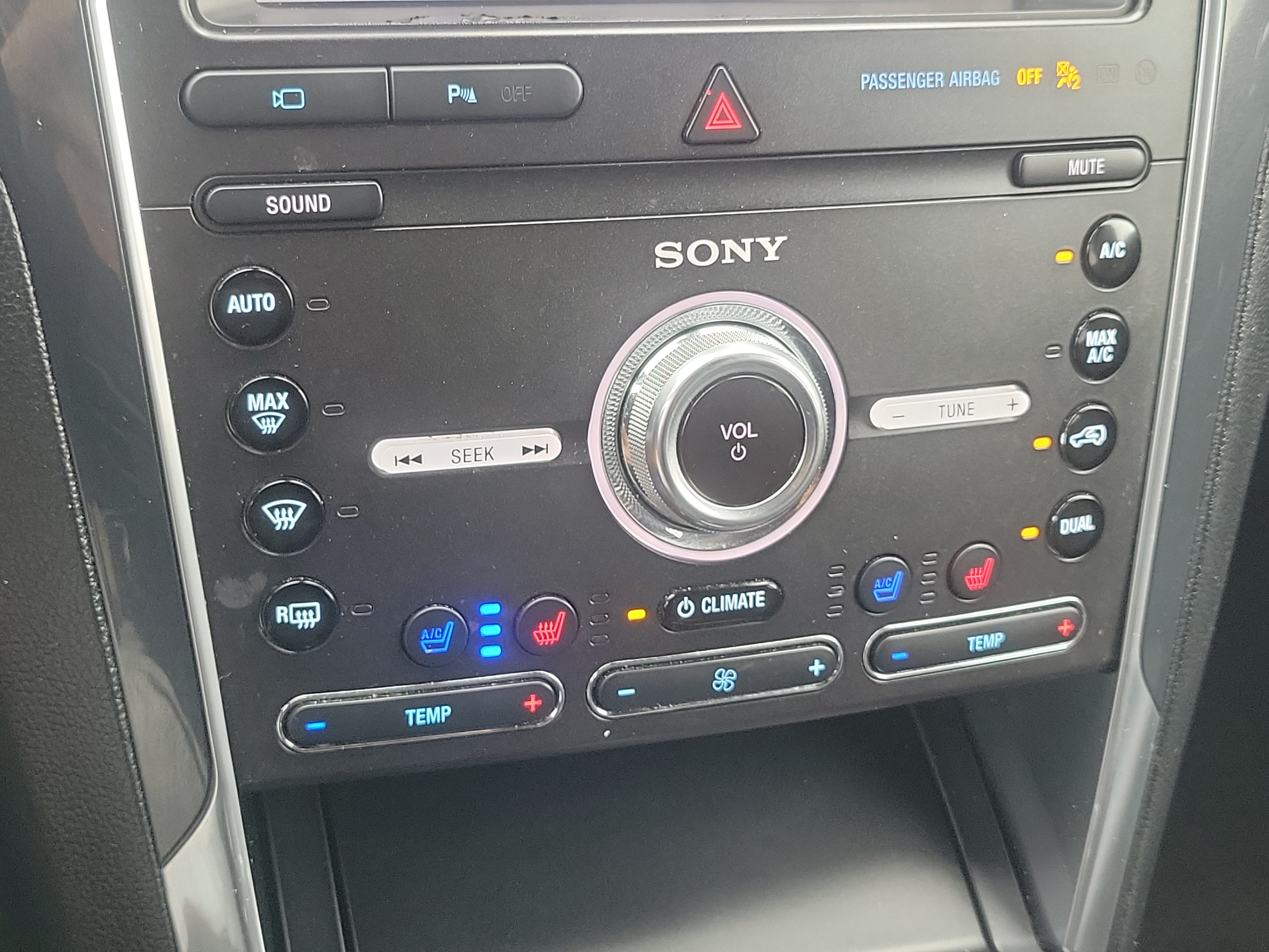 Used 2019 Ford Explorer Sport w/ Equipment Group 401A AWD/4WD image 26