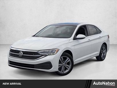 Used 2023 Volkswagen Jetta SE w/ Panoramic Sunroof Package
