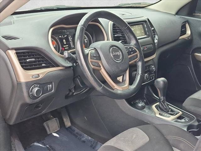 Used 2017 Jeep Cherokee Sport w/ Cold Weather Group AWD/4WD image 10