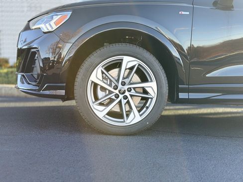 New 2025 Audi Q3 2.0T Premium image 3