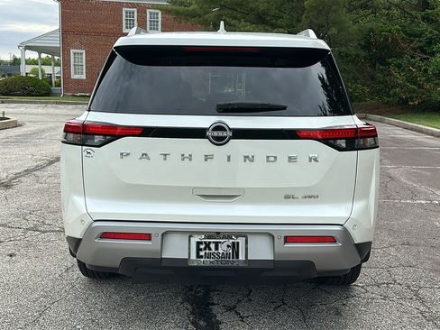 Certified 2024 Nissan Pathfinder SL AWD/4WD image 5