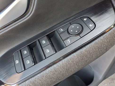 New 2026 Nissan Kicks SV w/ SV Premium Package image 18