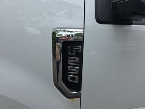 Used 2017 Ford F250 XL w/ Power Equipment Group AWD/4WD image 3