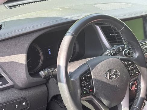 Used 2016 Hyundai Tucson Limited FWD image 16