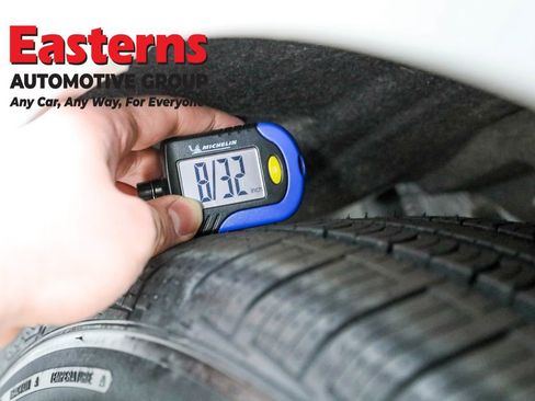 Used 2024 Chrysler Pacifica Touring-L image 24