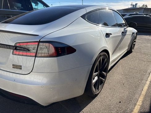 Used 2021 Tesla Model S Plaid image 4