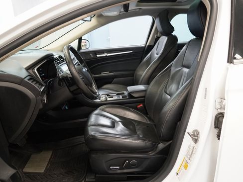 Used 2019 Ford Fusion Titanium image 5