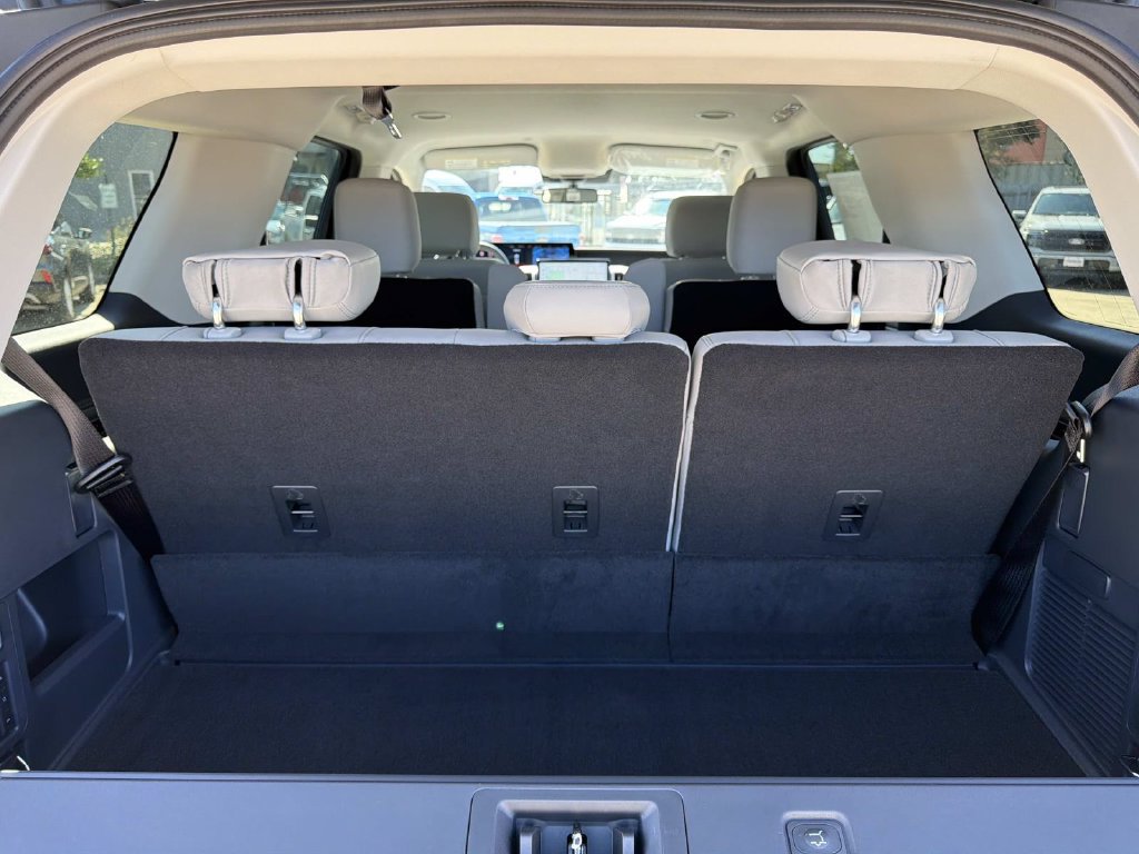 New 2027 Ford Expedition Active RWD image 5