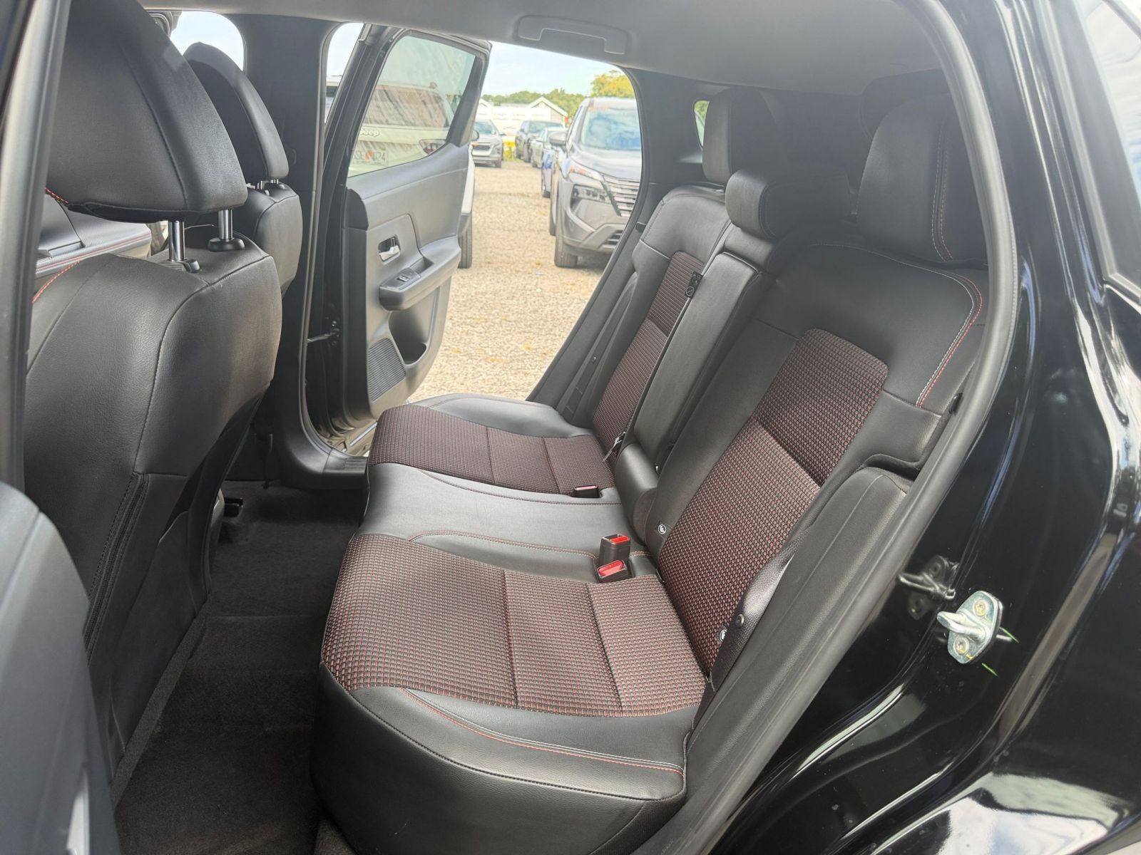 Used 2026 Nissan Kicks SR FWD image 37