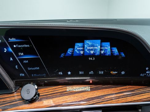 Used 2021 Cadillac Escalade Premium Luxury w/ Driver Assist Tech Package image 22