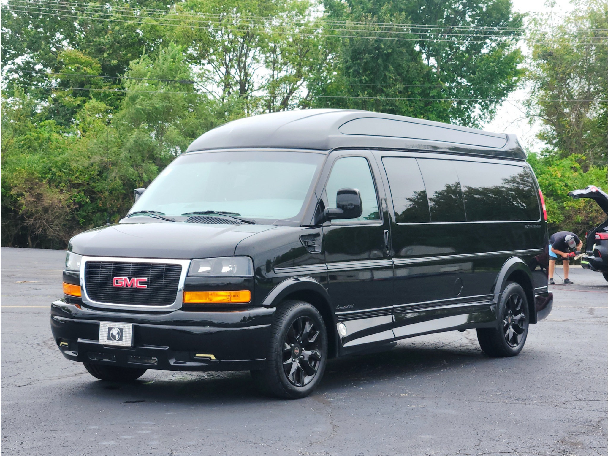 Used 2023 GMC Savana 2500 Extended RWD image 16