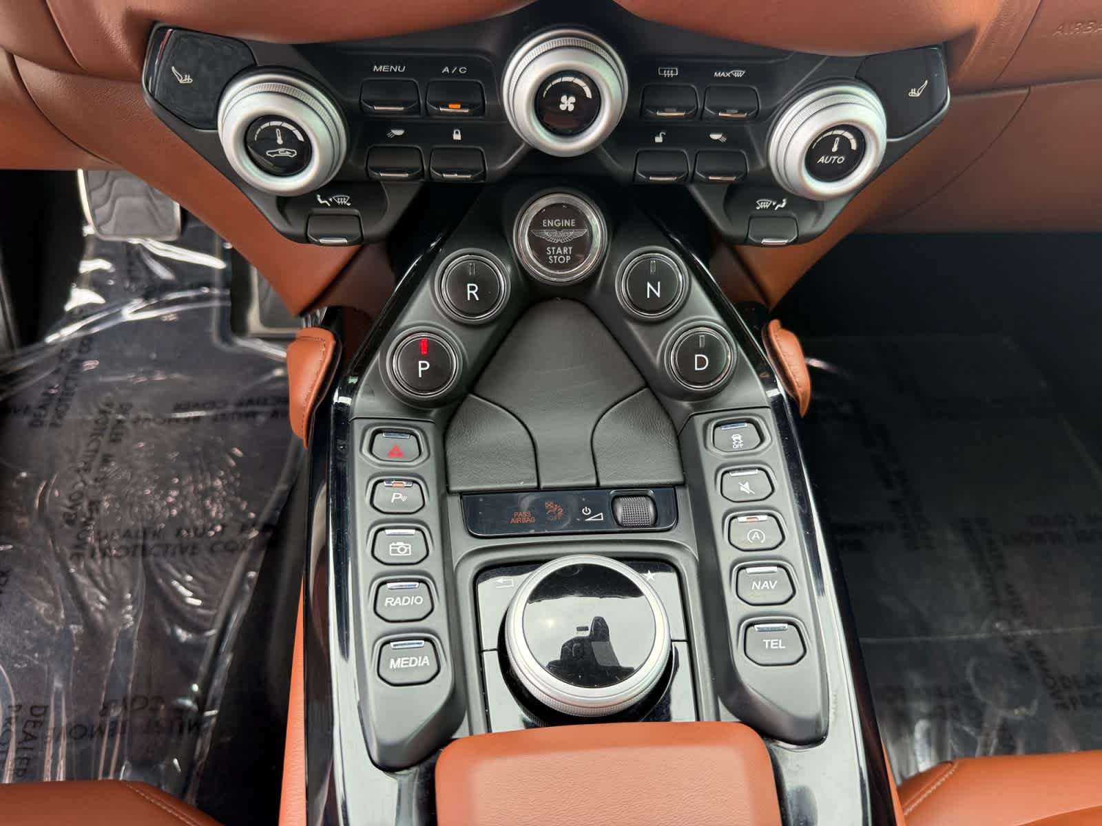Used 2019 Aston Martin V8 Vantage Coupe RWD image 17