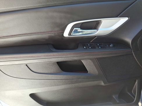 Used 2011 GMC Terrain SLE image 9