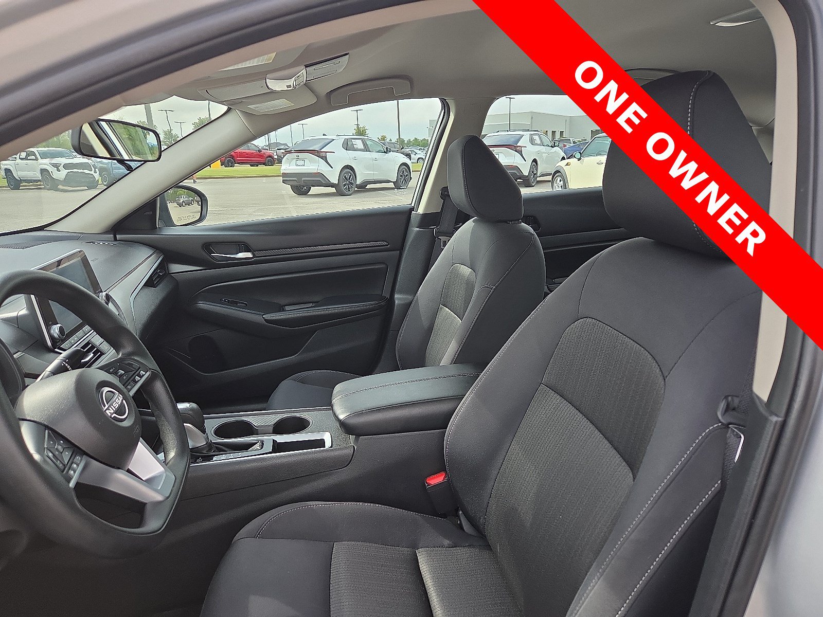 Used 2025 Nissan Altima 2.5 SV FWD image 13