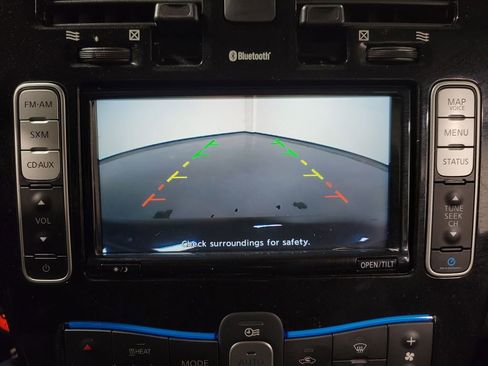 Used 2016 Nissan Leaf SL FWD image 19