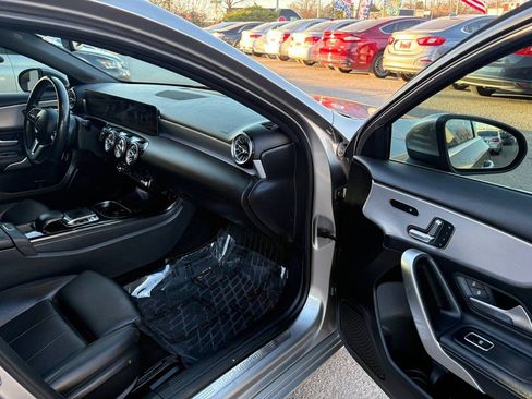 Used 2019 Mercedes-Benz A 220 4MATIC image 9