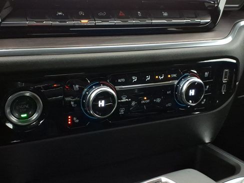 Used 2024 GMC Sierra 1500 SLT w/ SLT Convenience Package image 20