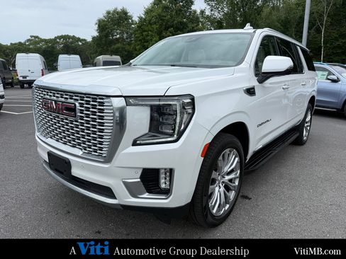 Used 2023 GMC Yukon XL Denali AWD/4WD image 4
