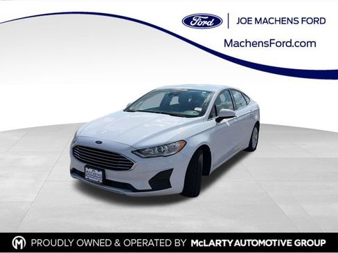 Used 2019 Ford Fusion SE FWD image 1