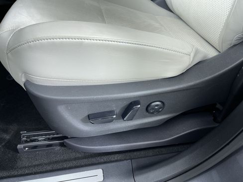 Certified 2024 Nissan Ariya AWD image 13