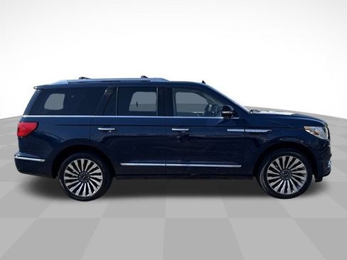Used 2019 Lincoln Navigator Reserve image 4