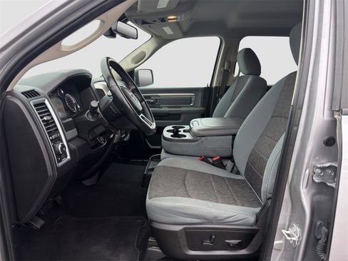 Used 2019 RAM 1500 Big Horn image 9