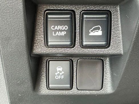 Used 2023 Nissan Frontier SV AWD/4WD image 31