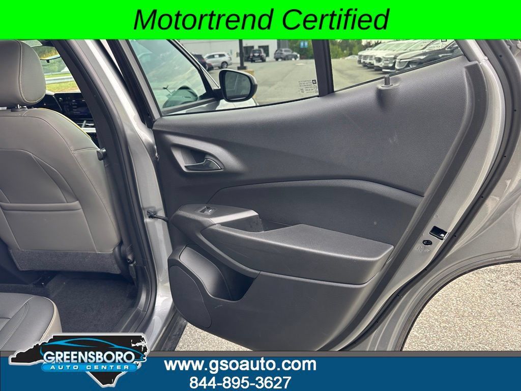 Used 2024 Chevrolet Trax ACTIV w/ Sunroof Package FWD image 20