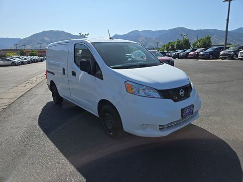 Used 2021 Nissan NV200 S w/ Back Door Glass Package image 3