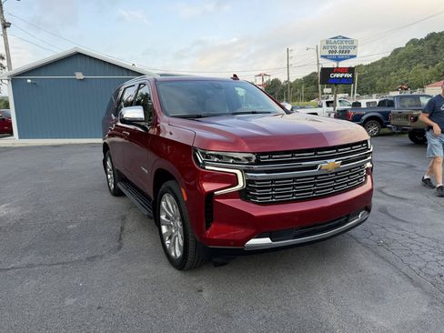 Used 2021 Chevrolet Tahoe Premier w/ Premium Package AWD/4WD image 3