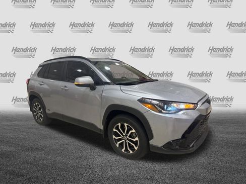 Used 2024 Toyota Corolla Cross SE image 12