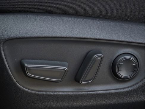 New 2025 Toyota RAV4 XLE image 18