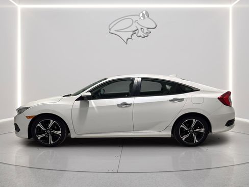 Used 2016 Honda Civic Touring image 3