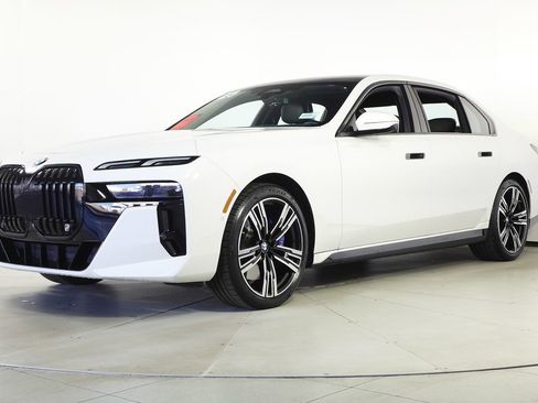 Used 2023 BMW 740i w/ Parking Assistance Package image 2