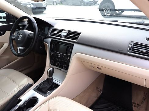 Used 2013 Volkswagen Passat TDI SE FWD image 15