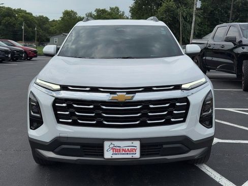 Used 2025 Chevrolet Equinox LT w/ Convenience Package II FWD image 9