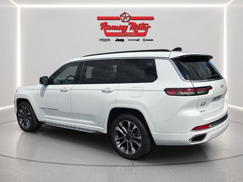 Used 2024 Jeep Grand Cherokee L Overland w/ Advanced Protech Group III AWD/4WD image 3