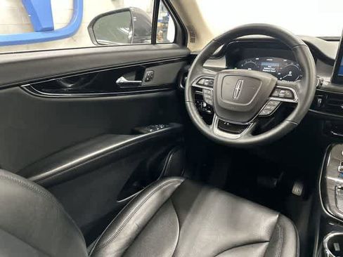 Used 2022 Lincoln Nautilus FWD image 12