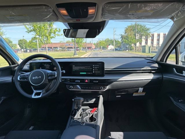 New 2026 Kia K5 LXS FWD image 3
