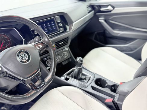 Used 2020 Volkswagen Jetta R-Line w/ R-Line Cold Weather Package image 18