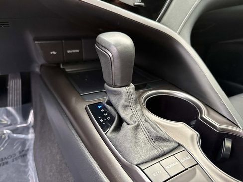 Used 2024 Toyota Camry SE image 34