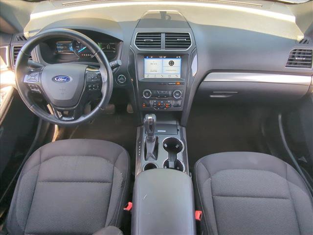 Used 2018 Ford Explorer XLT w/ Equipment Group 201A FWD image 17