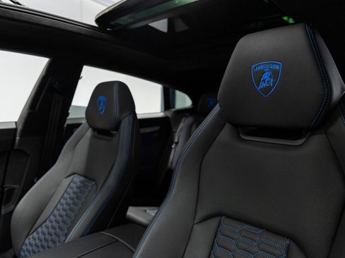 Used 2021 Lamborghini Urus image 30