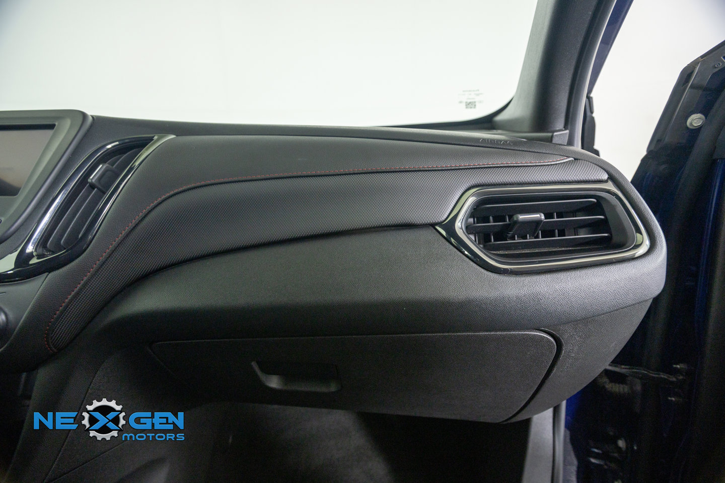 Used 2022 Chevrolet Equinox RS w/ LPO, Floor Liner Package FWD image 43